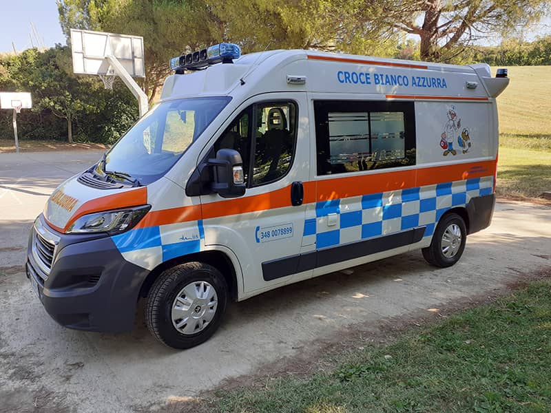 Croce Bianco Azzurra dispone di ambulanze accuratamente attrezzate sia per trasporti ordinari sia per emergenze sanitarie